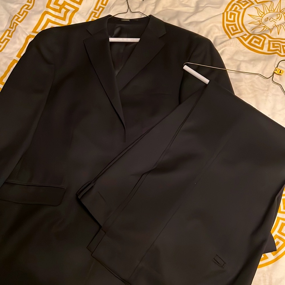 Finesse Men’s Italian Suit Gem